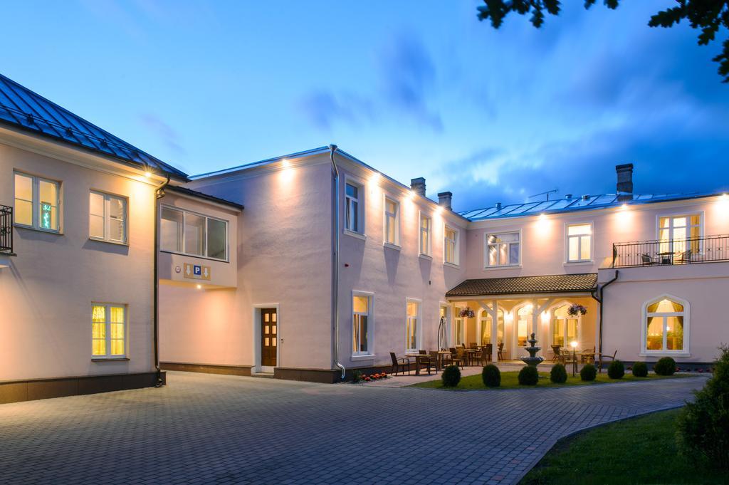 Georgi Hotell Voru Exterior photo